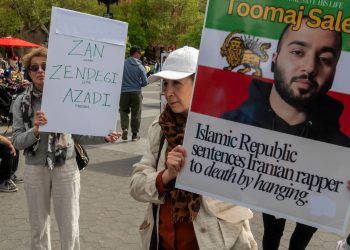 IRANSKI REPER PUŠTEN IZ ZATVORA: “Nečiji zločin je plesao s njenom kosom na vjetru”