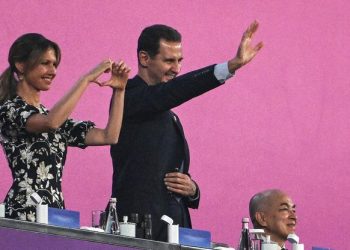 BRUTALNI DIKTATOR  I ‘PRVA DAMA PAKLA’: Dok su vojnici ubijali, ona je trošila na luksuz