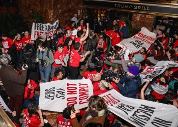 ‘ŽIDOVI KAŽU… ‘: Protestanti upali u Trump Tower, uhićeno ih je gotovo stotinu