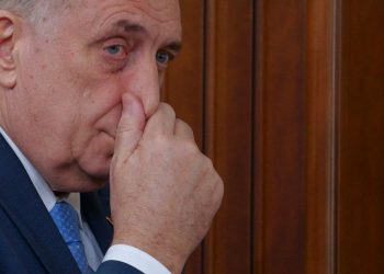 PRESTAJE LOVOSTAJ: “EU mora pokazati zube autokratima na zapadnom Balkanu”