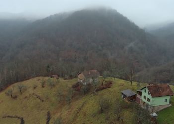 SREBRENICA GUBI I SVOJU POSLJEDNJU BITKU: Srbi masovno otimaju bošnjačku zemlju i gruntove i knjiže na RS  (KRATKI FILM)