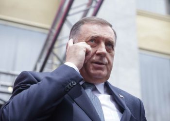 DODIK OČAJNIČKI ŽELI PREGOVORE: Ko će mu prvi iz Sarajeva baciti pojas za spašavanje?