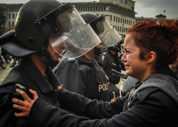 ERDOGAN RISKIRA DA MU MOĆ IZMAKNE KONTROLI: Sve represivniji turski vođa ne može se osloniti na lojalnost vojske