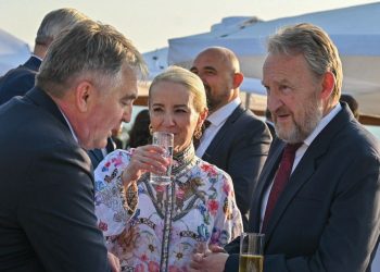 KO JE SVE BIO, A KO NIJE KOD REIS-EFENDIJE: Kako su Željka i Seka „ukrale bajramski šou“