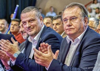 ŠIRI, ŠIRI CRVENI VAMIPIRI, ŠIRI VEĆE NEKA SE OKREĆE: Vojin je svjesno zagrmio na Zlaju kako bi mobilizirao članstvo za Neku