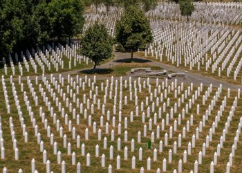 PREŽIVIO SAM SREBRENICU:  Imao sam 17 godina tada. Ležao sam zatrpan leševima