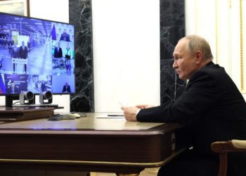 PUTINOVA PRAVILA: U zatvor samo radi guglanja, a na granici – mobitele na pregled