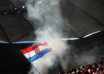 HRVATI VEĆ VODE TIHI RAT U BOSNI: Zagrebački napori za segregaciju ugrožavaju budućnost demokratske Bosne i Hercegovine