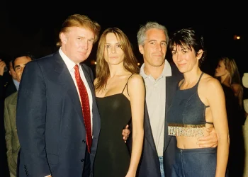 LICEMJERJE NA NAJVIŠOJ RAZINI: FBI pod Trumpovom kontrolom sakrio Trumpovo ime iz Epsteinovih dosjea