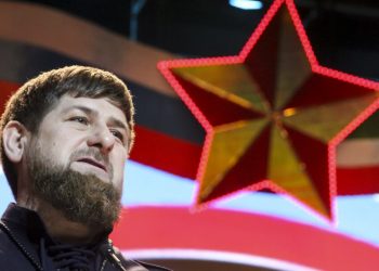 KADIROV SKUPLJA ODLIKOVANJA KAO DJECA SLIČICE:  Svakih 40 dana dobije novo