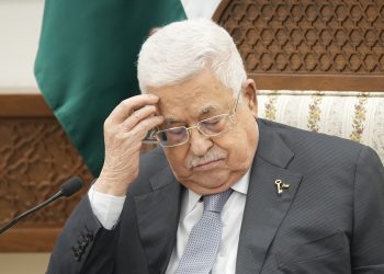 BRUTALNA ISTINA O CIONIZMU Hearst: Dok Izrael proždire Zapadnu obalu, Abbas premješta stolice na palubi Titanika