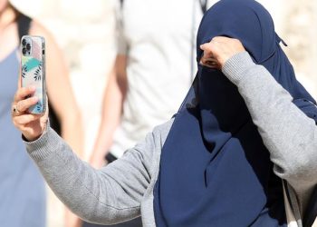 NEMA VIŠE HIDŽABA U AUSTRIJSKIM ŠKOLAMA:  Štite muslimanske djevojčice od ugnjetavanja?!