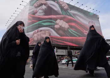 PROZIRNE MASKE Malone: Ako Trump napadne Iran, zapadni mediji će ga bodriti