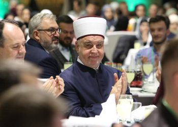 ŽALOPOJKA ZA TOPOM-MOČOM: Nije Reisu do BHRT koliko do iftara na Hayatu
