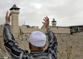 ŠTA JE IBRAHIMIJA DŽAMIJA I ZAŠTO JE VAŽNA? Arapski monarsi potpisali „Abrahamov sporazum“ sa Izraelom, a cionisti zabranili muslimanima molitvu u njegovoj džamiji