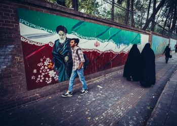 RAT NEMINOVNO ULAZI U NOVU FAZU Aaron: Bombama nije moguće uništiti ideologiju koja održava teokratski Iran