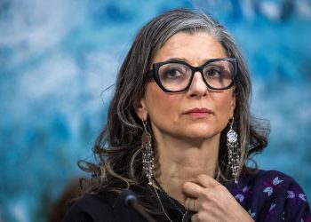 ŽENA KOJA JE IZRAEL OPTUŽILA ZA GENOCID PROLAZI KROZ KALVARIJU:Trumpova adminstracija označila je kao terorista