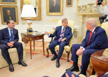 NI SULTAN, NI ŠEIKOVI:  Pakistanac je omiljeni Trumpov feldmaršal. Izgurao sa stola Švicarce
