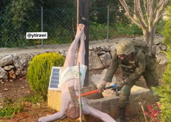 OVAKO SU GA UTUKLI ŽIVOG: Što znamo o fotografiji izraelskog vojnika koji maljem razbija kip Isusa?