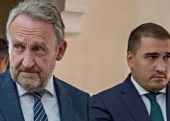 MURPHY OBEZGLAVIO SDA: Sa dva zamaha “odrubio glavu” Izetbegoviću i njegovom nasljedniku