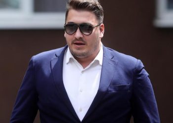 SAMO SI IM JE JOŠ ON FALIO: Zovu ga podbuhli čakijaš SDA, ne bez razloga