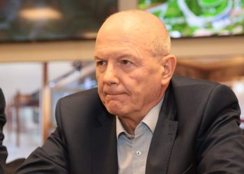 ‘CIONISTIČKI STROJ’: Kako je nesuđeni reis Karić ponovo ‘zabio trn u zdravu nogu’ Bosanskim Muslimanima