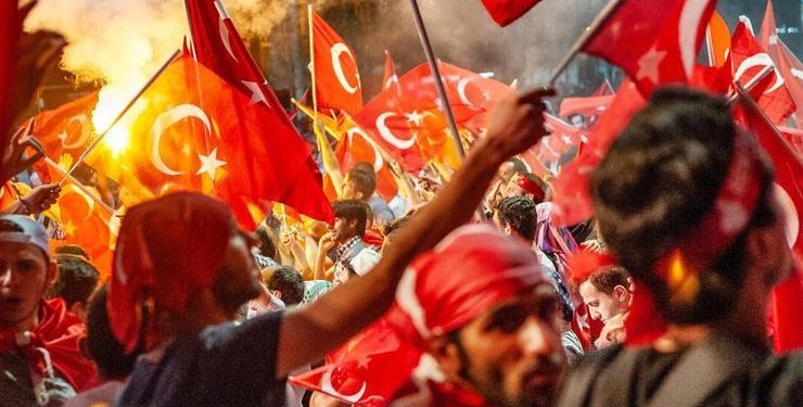 NOĆ KOJA JE PROMJENILA TURSKU: Kako je propali puč učvrstio Erdoğanovu vlast